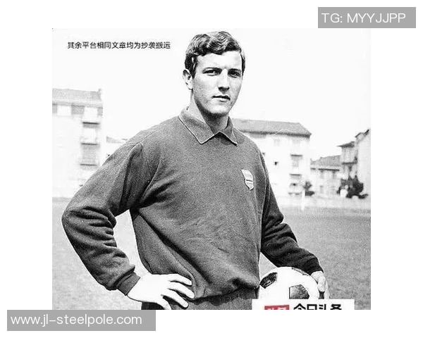 法国退役足球明星光头的传奇人生与足球生涯回顾