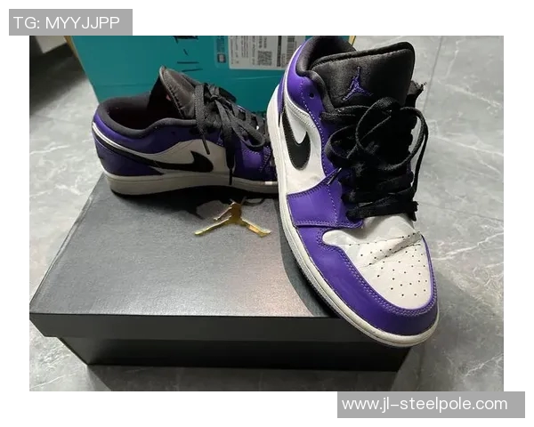 足球明星们的时尚选择AJ1球鞋如何成为运动与潮流的完美结合